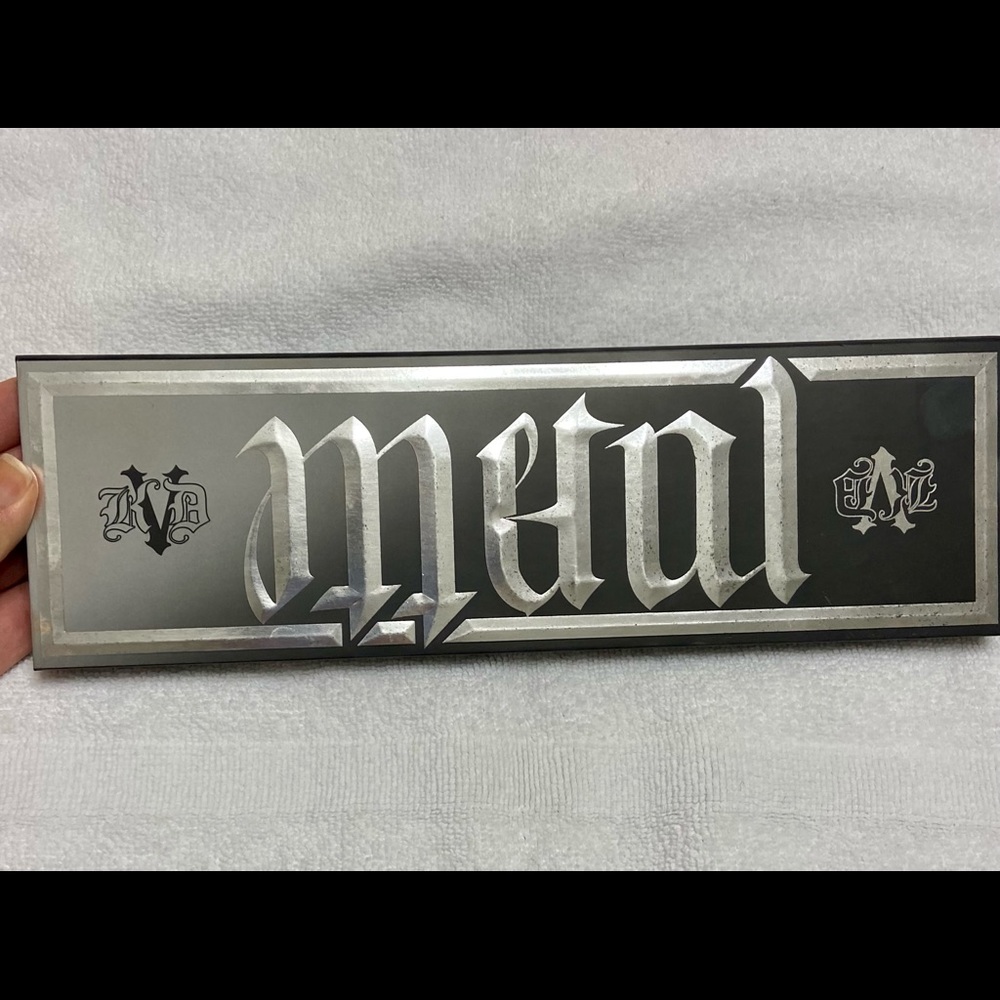 Kat Von D Metal Matte Palette
